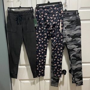 Bundle - Wild Fable Leggings Joggers - 4 Pair - Camo / Floral - Small